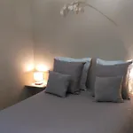 فندق مبيت وإفطار Esprit Garrigues D'uzes